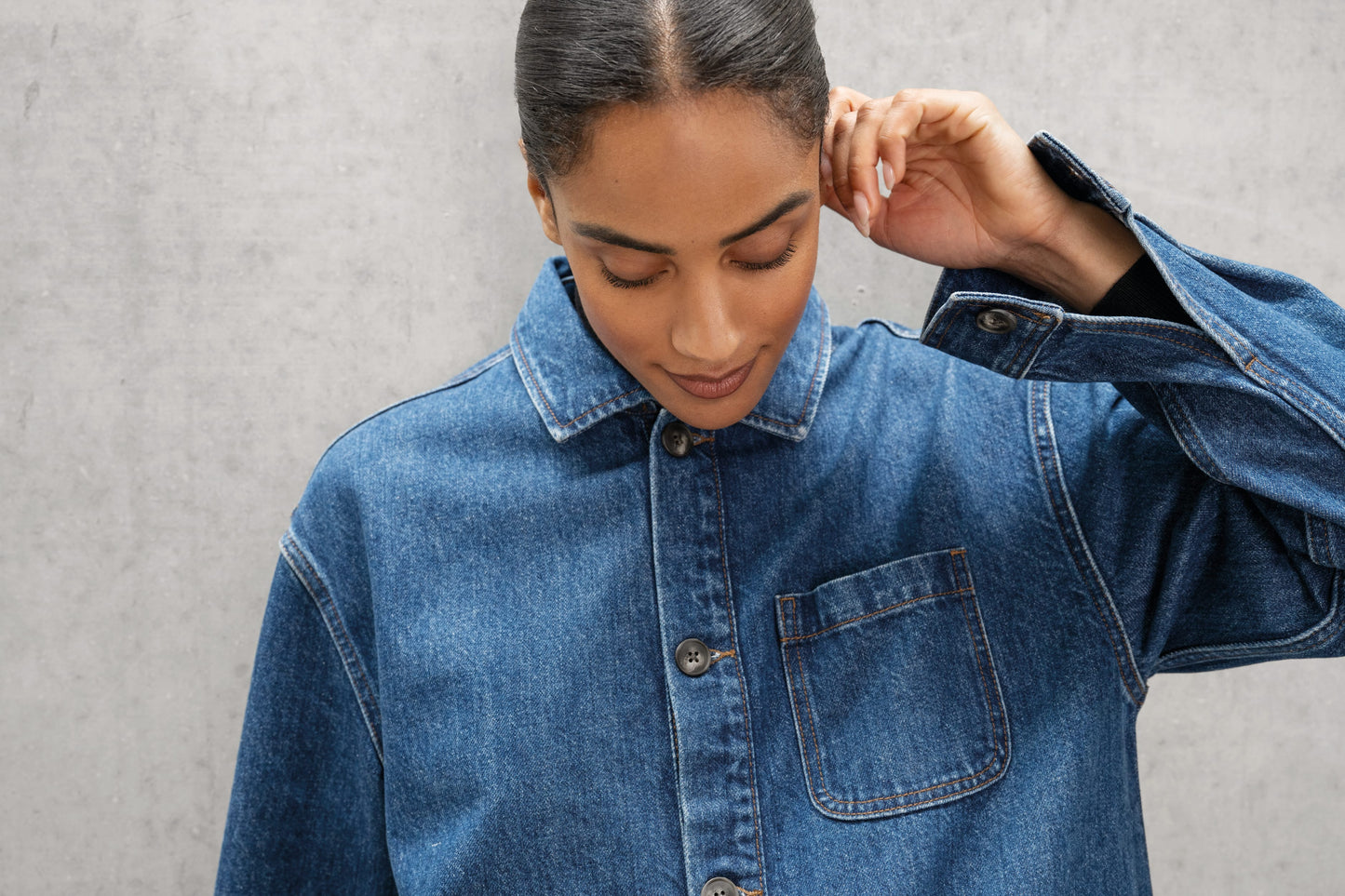 Veste en jean écoresponsable à épaules tombantes